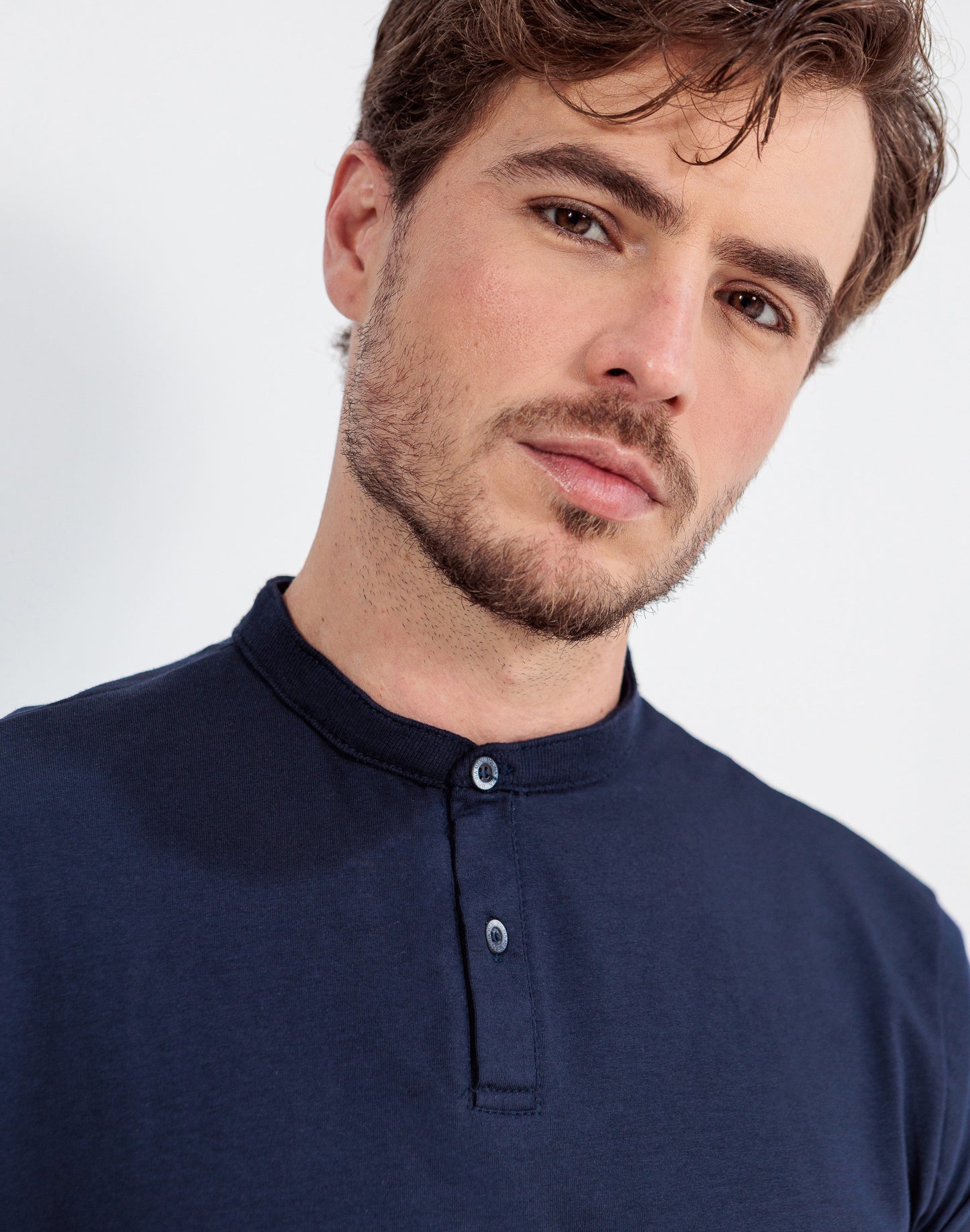 CAMISETA HENLEY SLIM MARINHO